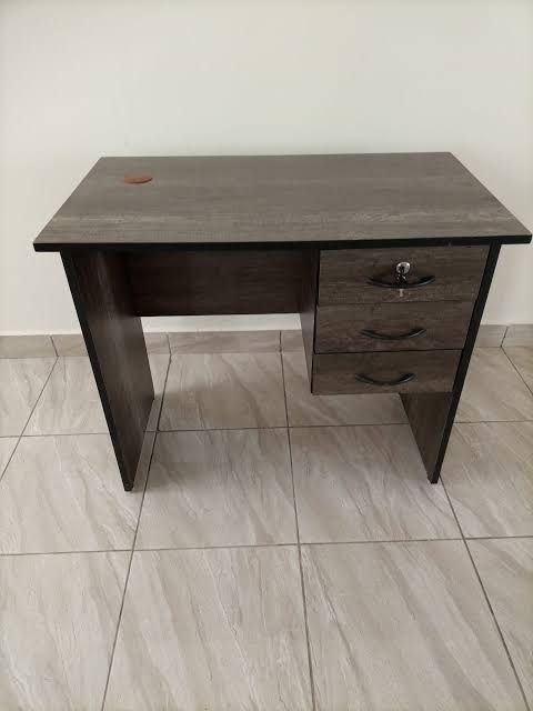 office table photo 2
