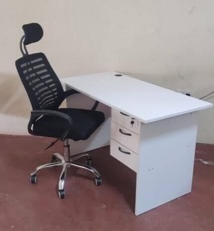 office table photo 5