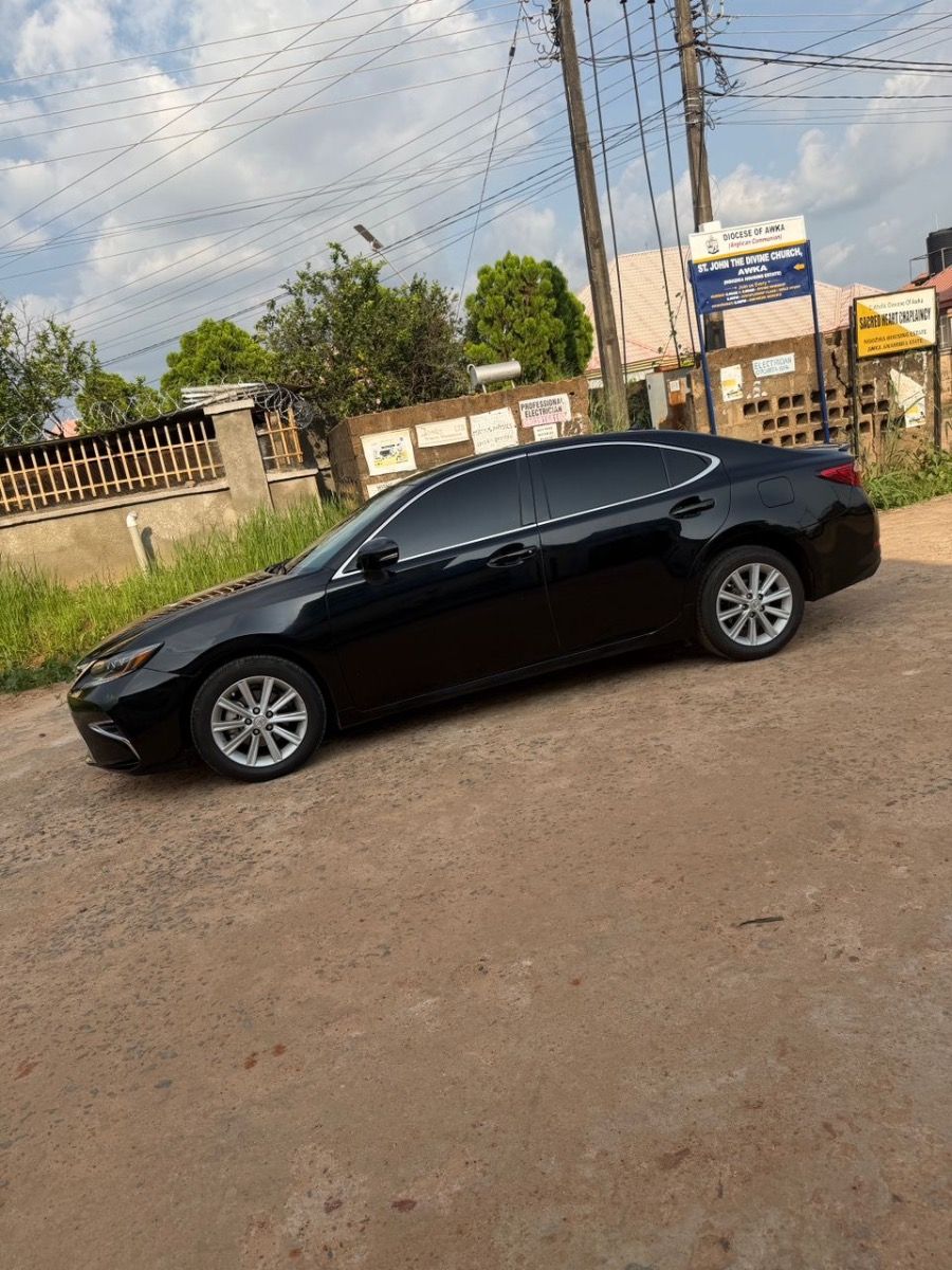 Lexus ES350 photo 2