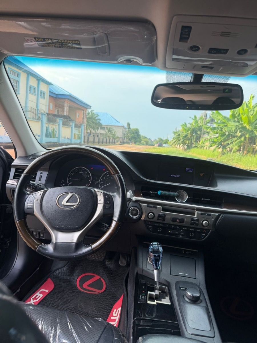 Lexus ES350 photo 3