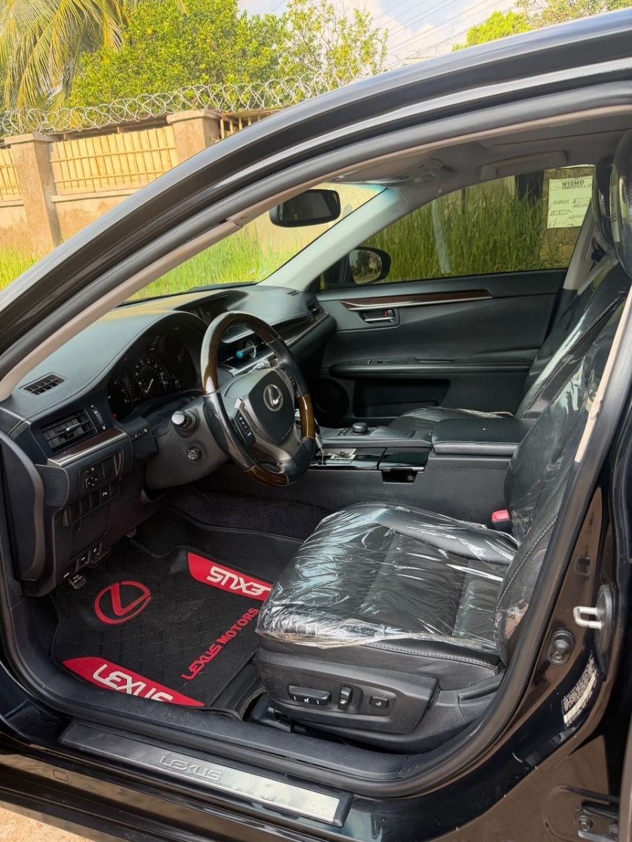 Lexus ES350 photo 4