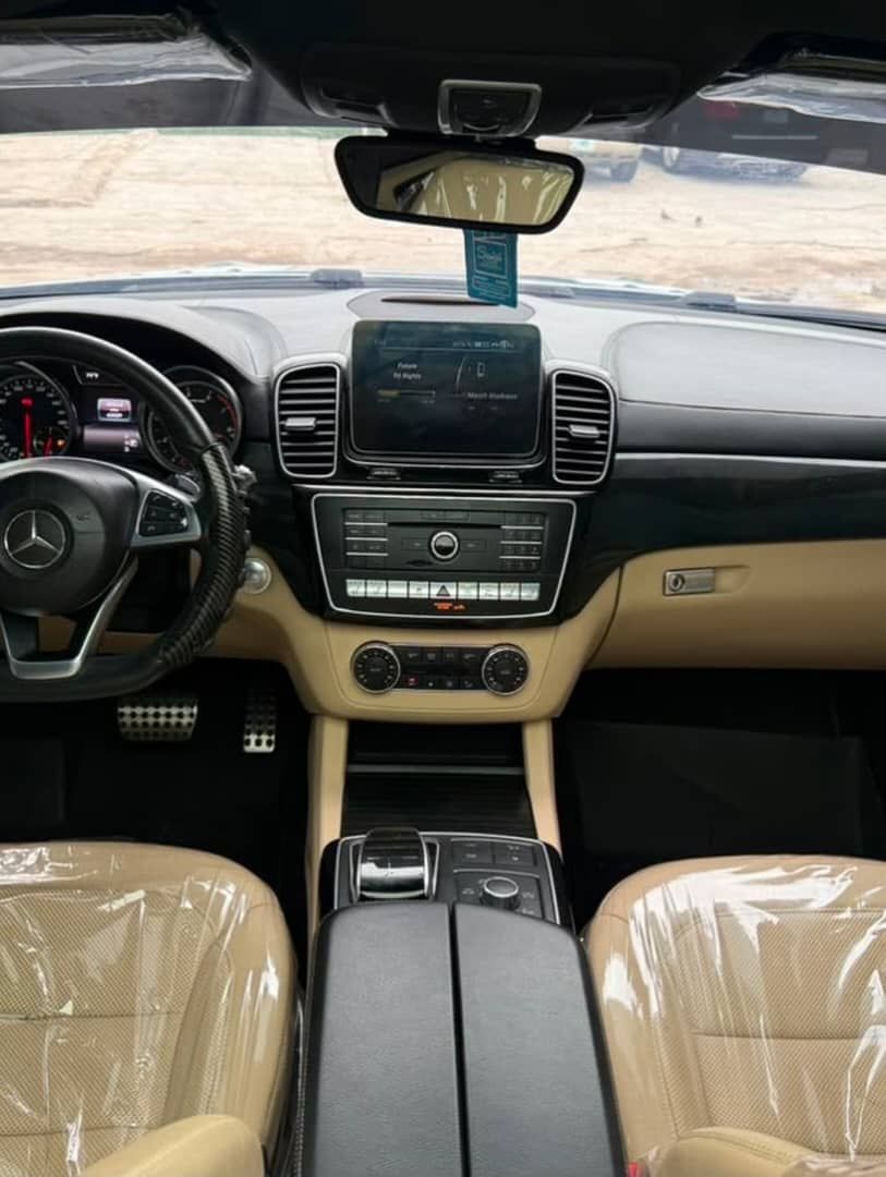 Mercedes-Benz GLE43 photo 3