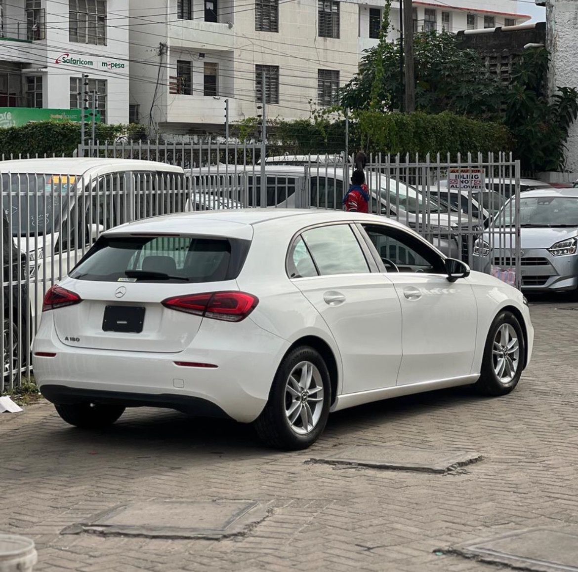 Mercedes Benz available YOM 2019 photo 3
